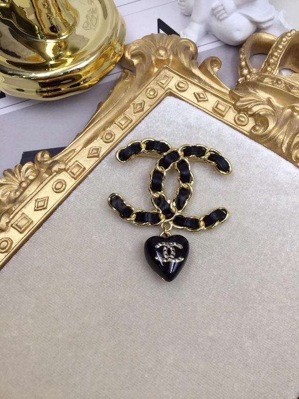 Chanel Brooch 354